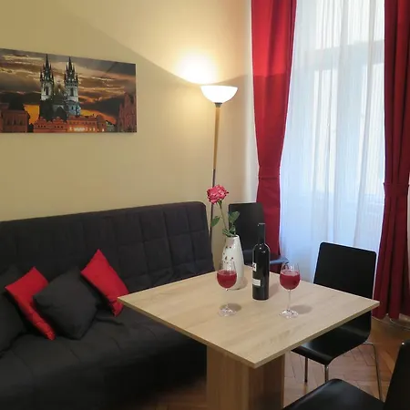Astronomical Clock Apartment *