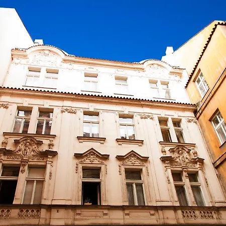 Astronomical Clock Apartment *